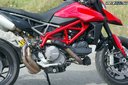 Toto je to dvojvalcové čudo čo tomu dáva gule - Ducati Hypermotard 950 2019