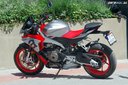 Otestovali sme raketu stredného doletu - Aprilia Tuono 660 (2021)