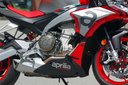 Otestovali sme raketu stredného doletu - Aprilia Tuono 660 (2021)