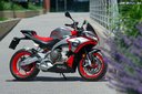 Otestovali sme raketu stredného doletu - Aprilia Tuono 660 (2021)