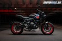 Triumph predstavil Trident 660 v krásnych farbách Triple Tribute 