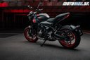 Triumph predstavil Trident 660 v krásnych farbách Triple Tribute 