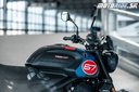 Triumph predstavil Trident 660 v krásnych farbách Triple Tribute 