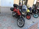 Farebné zátišie s Apriliami a tyrkysovým kolesom  z MT