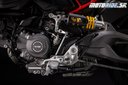 MY26 HYPERMOTARD V2 DETAILS  10  UC873931 Mid