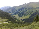 Solkpass, severná rampa, pohľad do doliny