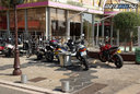 Nice (FR): Ukážka parkovnaia motoriek a skútrov - vyhradené parkovacie miesta alebo len tak na chodníku