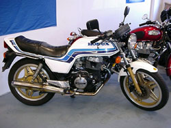 Honda CB 400 N (škrtená verzia 20.14 kW) 1981